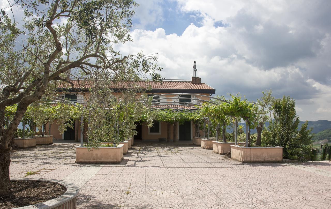 Castel Campagnano Lisandro Wine Resort Apartments Caserta מראה חיצוני תמונה